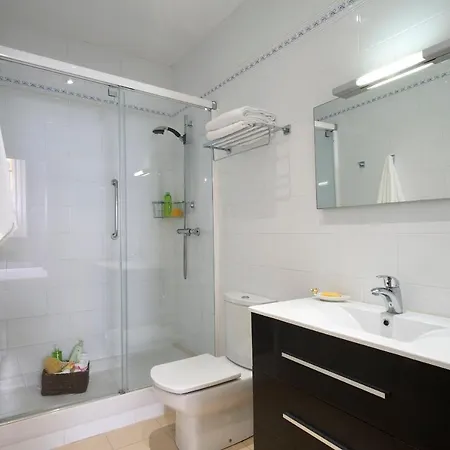 30min To Barcelona, Groups Families, Ac Wifi, Beach Stylish House *