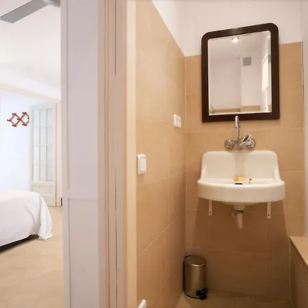 30min To Barcelona, Groups Families, Ac Wifi, Beach Stylish House Premiá de Mar