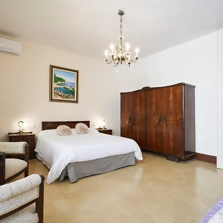 30min To Barcelona, Groups Families, Ac Wifi, Beach Stylish House Premiá de Mar