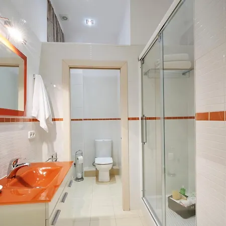 30min To Barcelona, Groups Families, Ac Wifi, Beach Stylish House