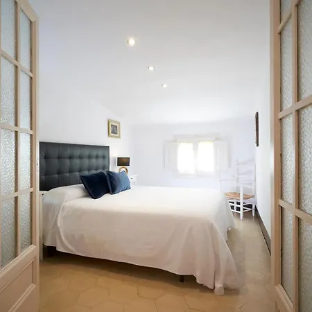 30Min To Barcelona, Groups Families, Ac Wifi, Beach Stylish House *