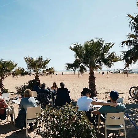30Min To Barcelona, Groups Families, Ac Wifi, Beach Stylish House *